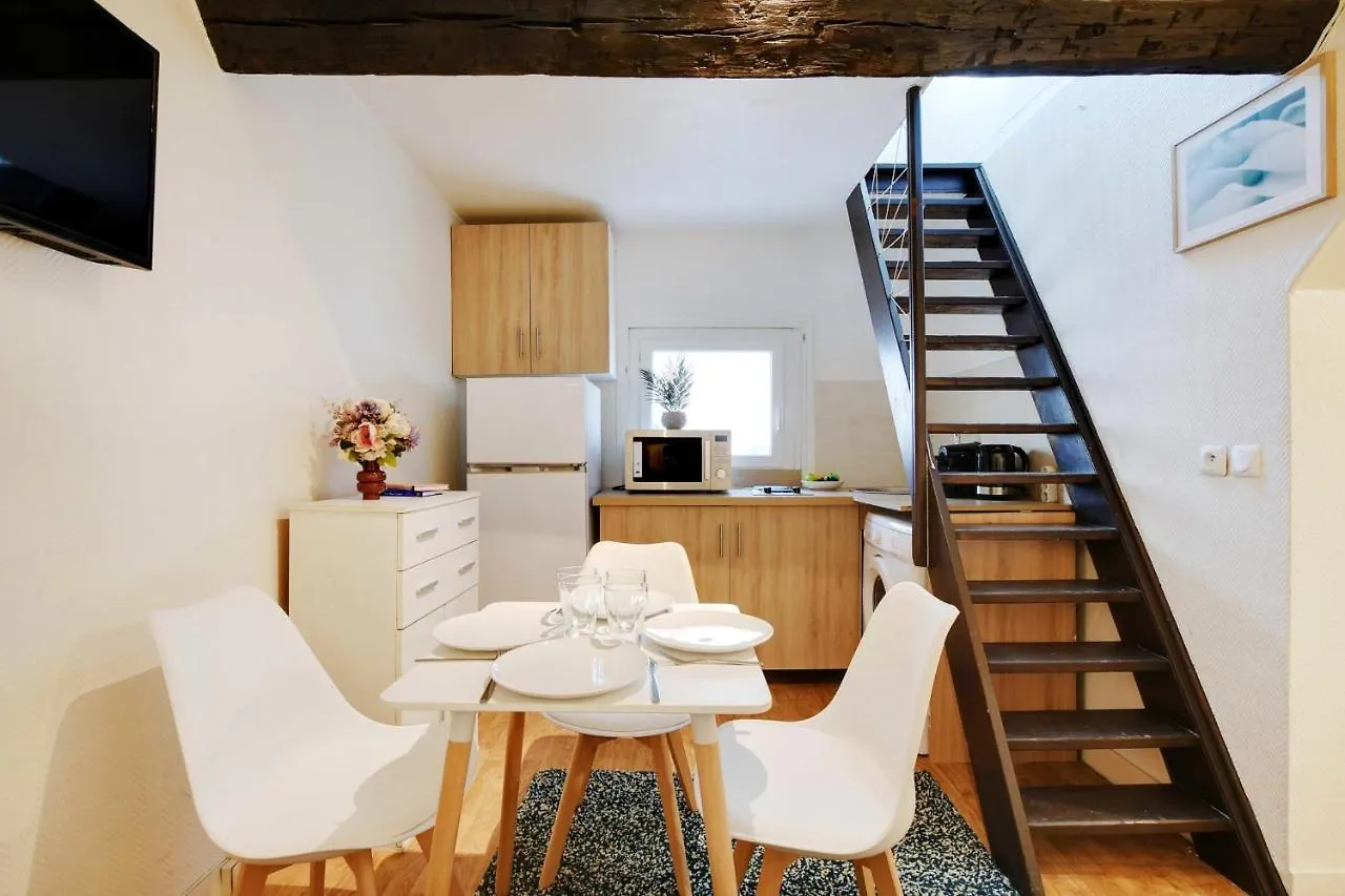 Apartment In The Heart Of The Marais Paris France