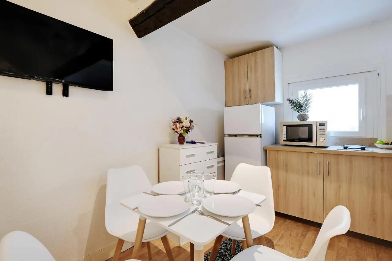 Apartment In The Heart Of The Marais Paris 0*,